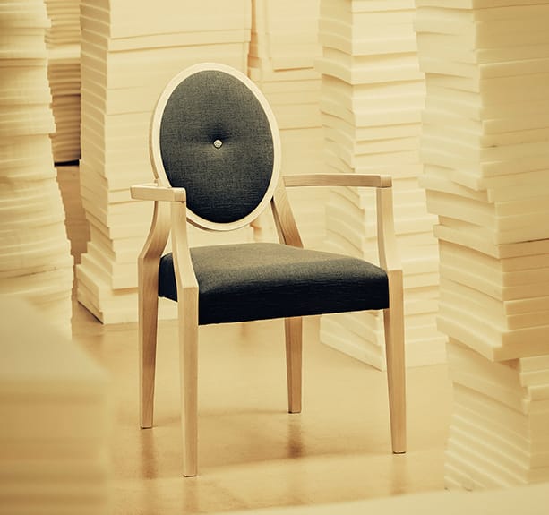 Штабелируемый тканевый стул с подлокотниками More Contract Monolisa ARCH-00059773 - Вид №2