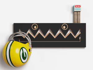 Вешалка для одежды из фанеры