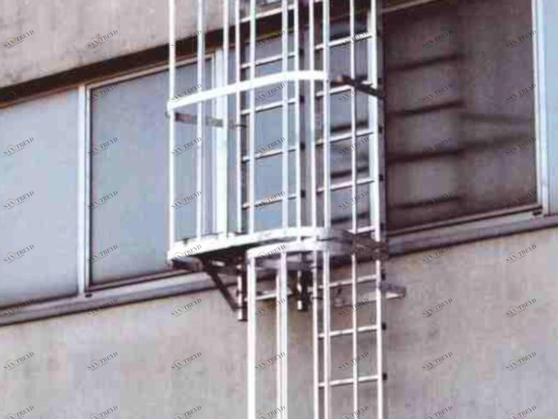 Frigerio Carpenterie Неподвижный вертикальный морской трап с защитным каркасом sun-id-1445150