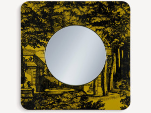 Зеркало в рамке