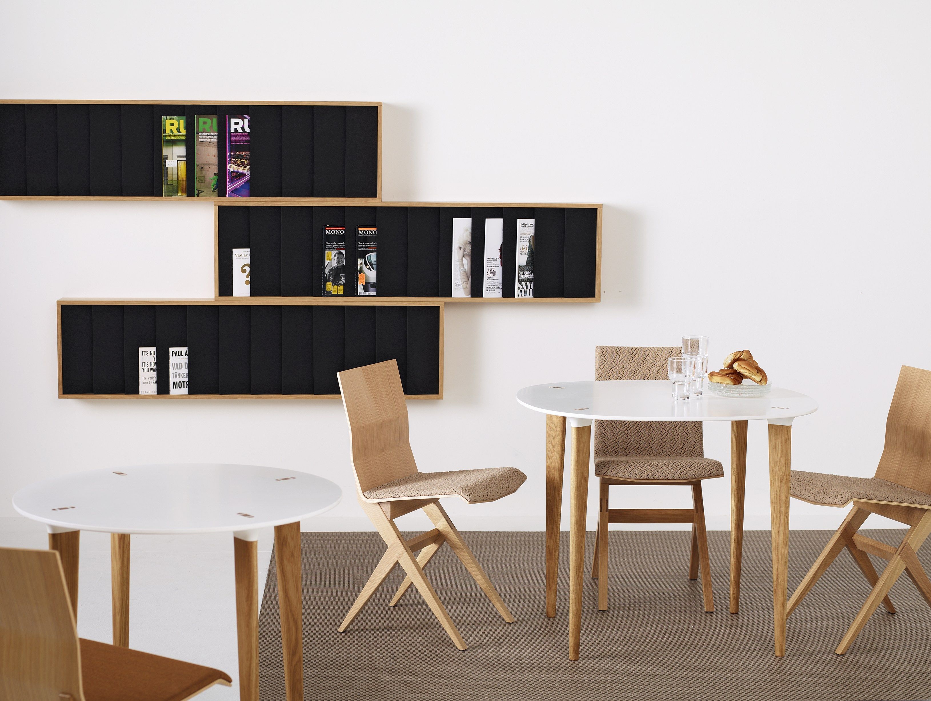 Круглый стол в HIMACS Karl Andersson Buff ARCH-00046971 - Вид №1