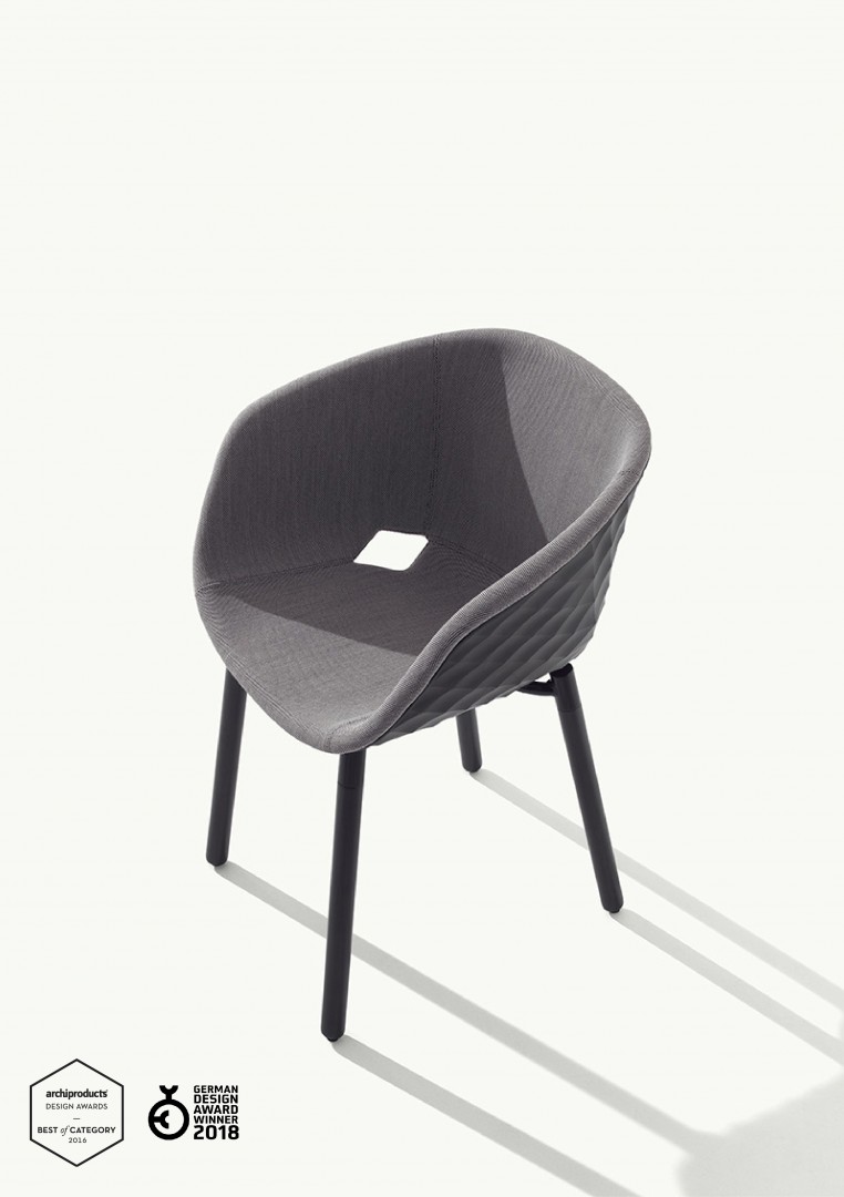 Uni-Ka 601M Кресло с каркасом из древесины бука, 4 ножки. Обивка из полипропилена. Et al. Uni-ka