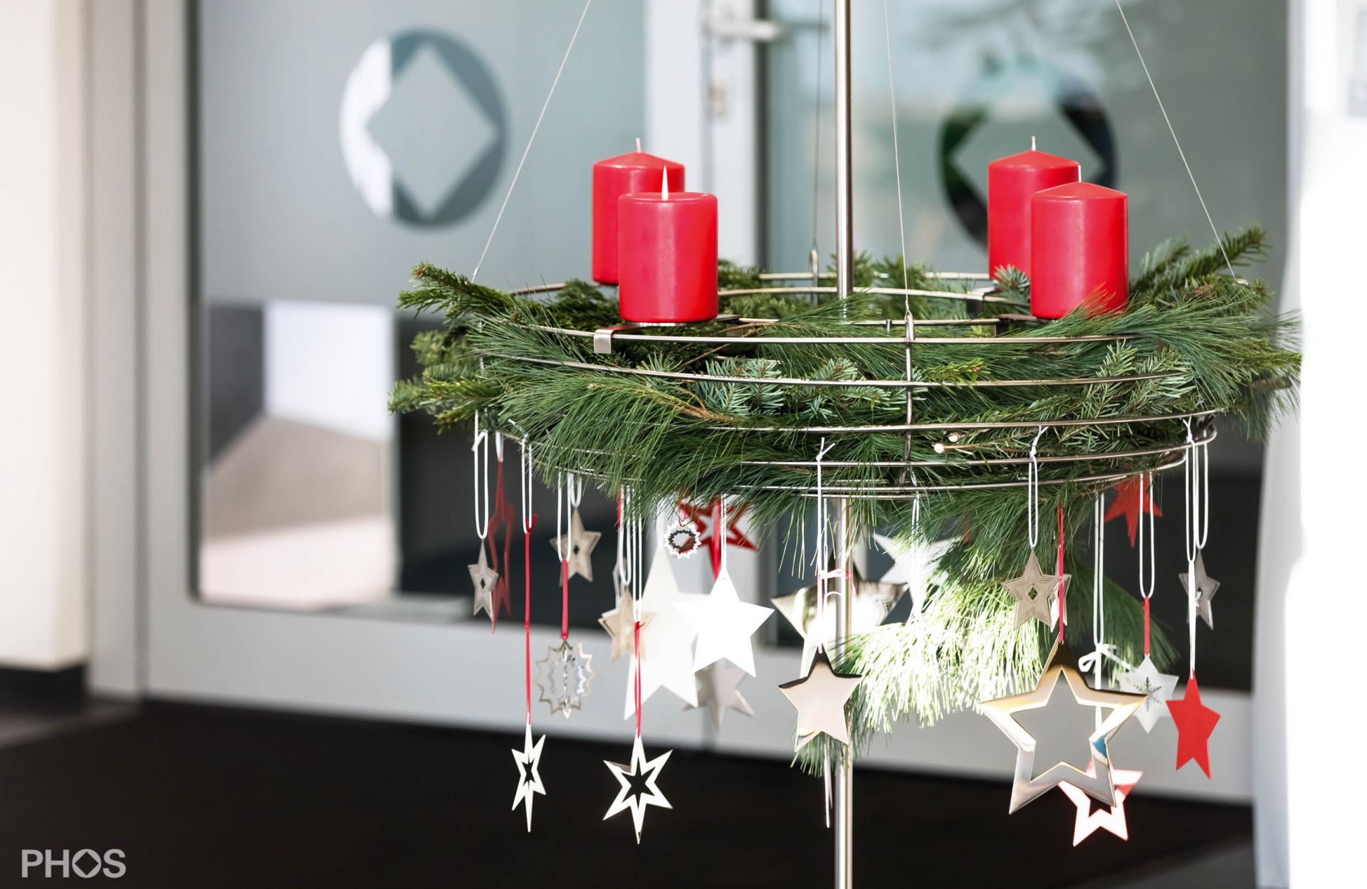 AKS1-BPS Подставка для венка Адвента с корзиной, основание: черное. PHOS  - Вид №3