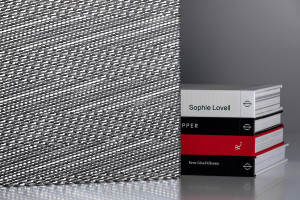 FSRT504 Интервалы Castglass выравнивают стекло в дизайне переключателя coda +, показанном черным цветом Forms-surfaces