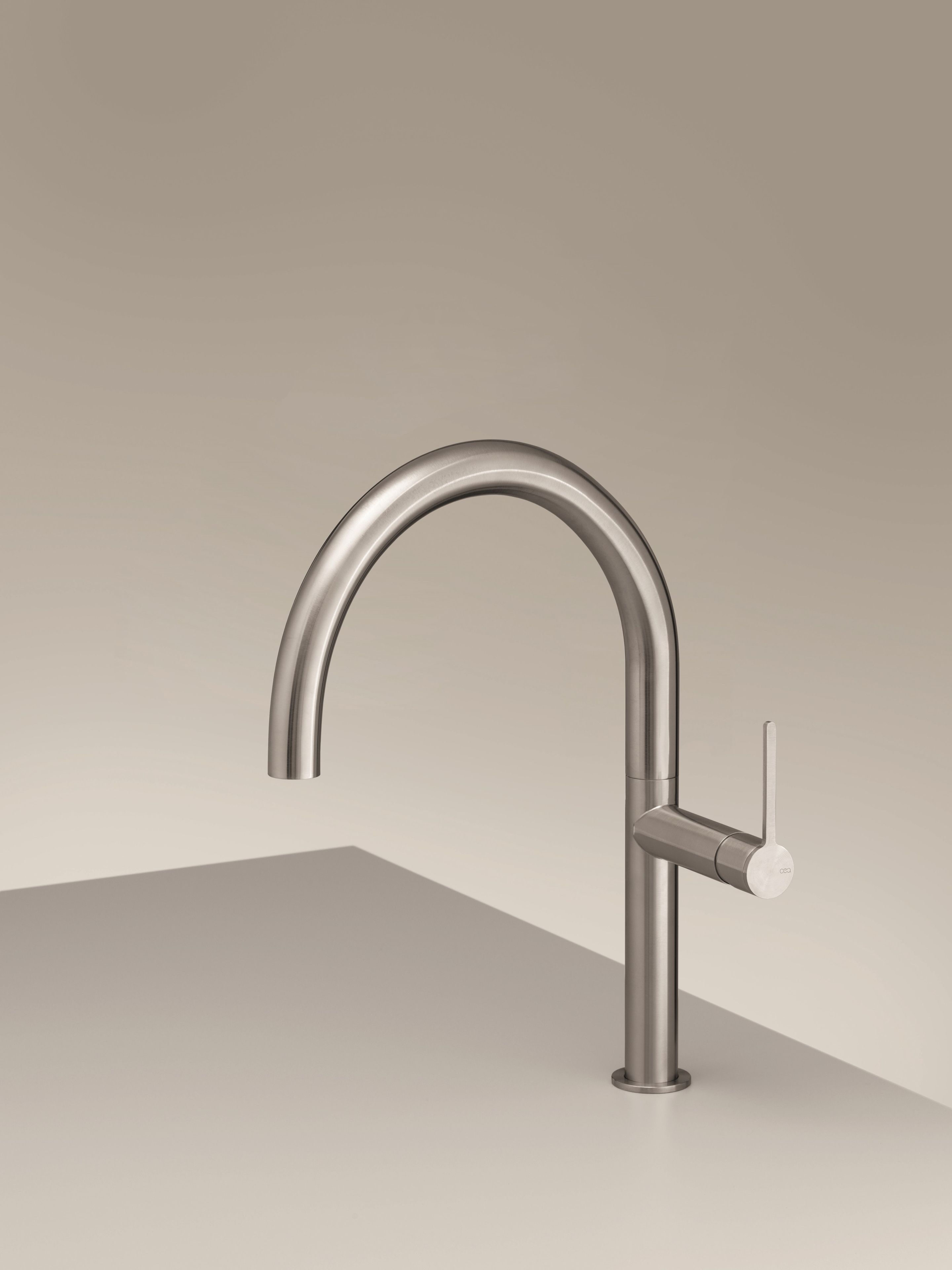 Смеситель для кухни из нержавеющей стали с одним отверстием CEADESIGN INNOVO ARCH-00012059