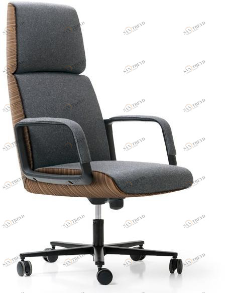 Quinti Sedute Кресло руководителя вращающееся с 5-ю спицами и подлокотниками Charles sun-id-1475908