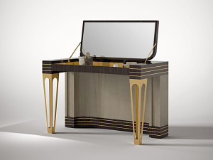 Деревянный туалетный столик