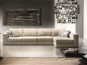 Тканевый диван с полуостровом