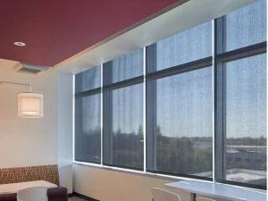 SERGE FERRARI Техническая ткань с микроперфорацией для защиты салона от солнца Soltis®