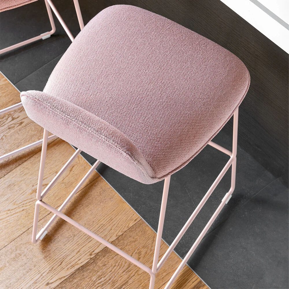 Высокий табурет из ткани с подставкой для ног Connubia Riley Soft ARCH-00012763