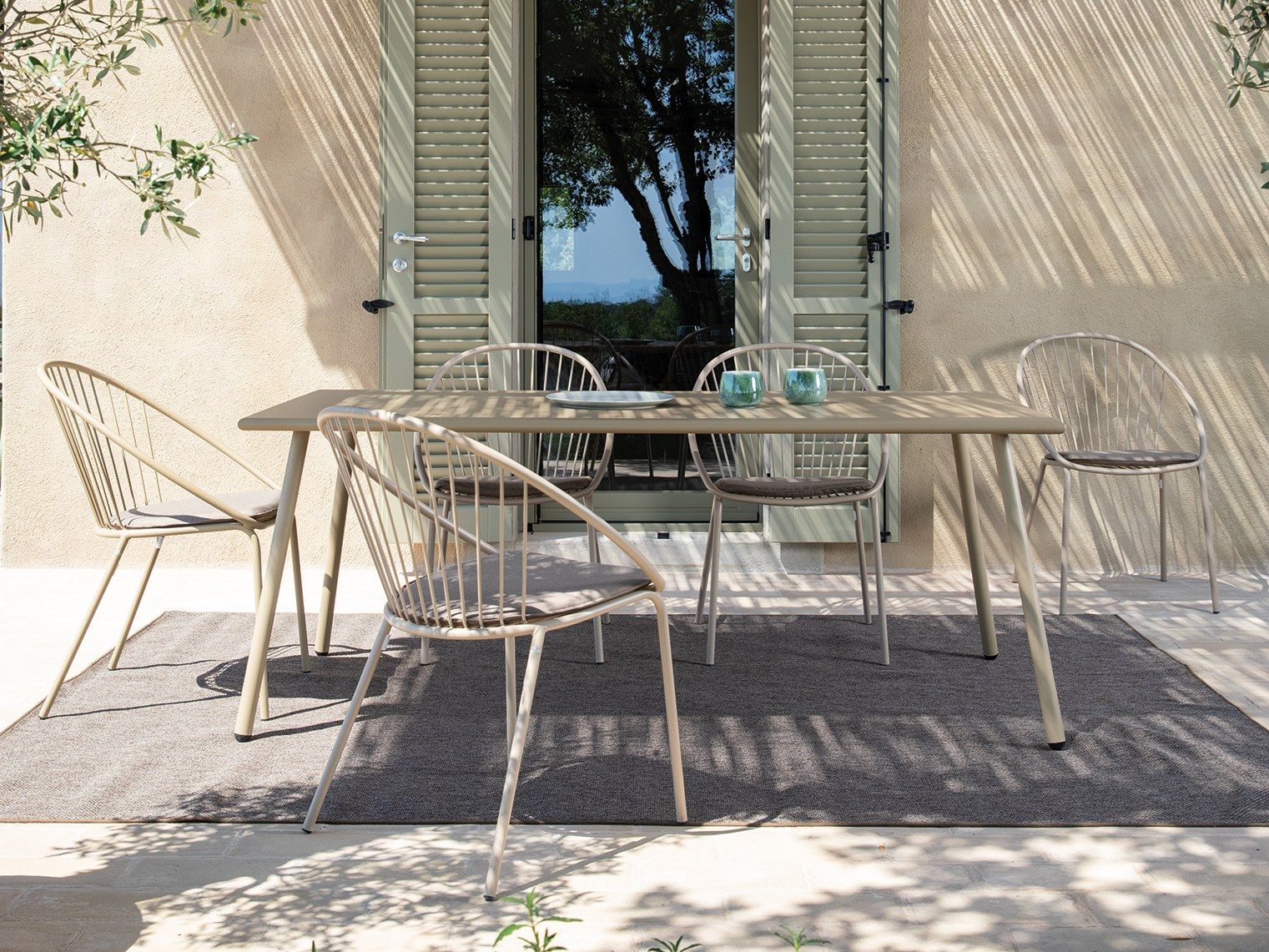 Металлический штабелируемый стул с подлокотниками Vermobil Aria ARCH-00063162 - Вид №1