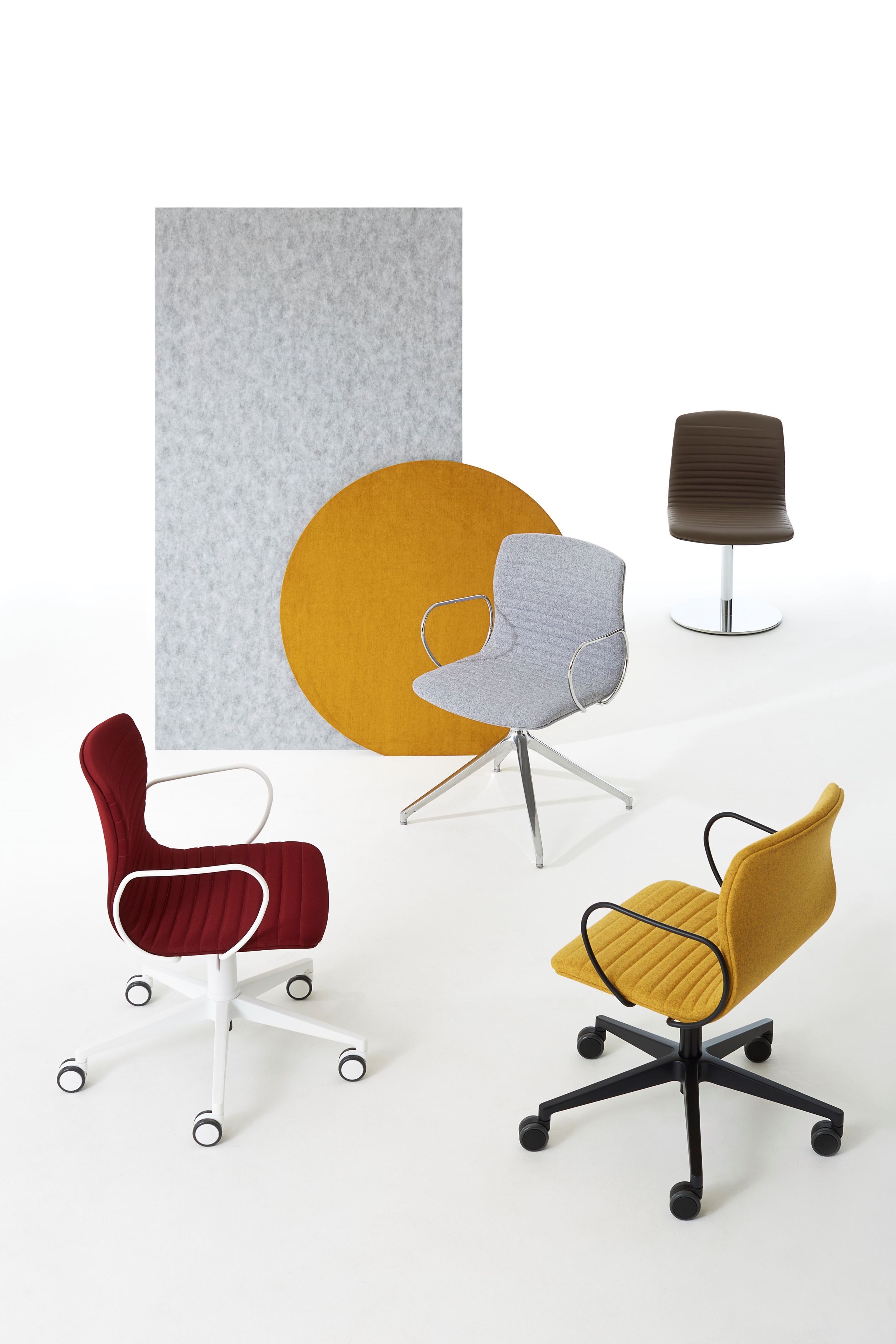 Кожаный мягкий поворотный операционный стул с подлокотниками VAGHI Union Guest ARCH-00144853 - Вид №2