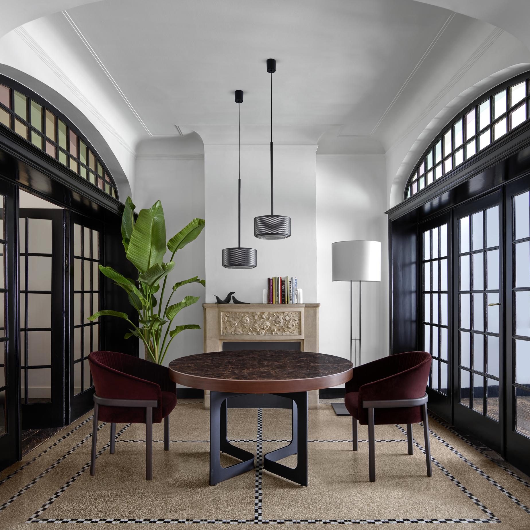 Мягкий тканевый стул с подлокотниками Ligne Roset VALMY ARCH-00097257 - Вид №4