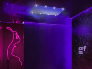 Прямоугольная душевая головка из нержавеющей стали с хромотерапией