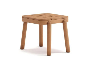 Низкий садовый стул из тикового дерева