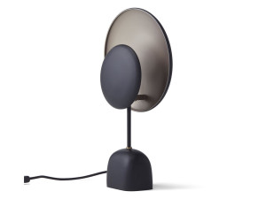 Металлическая настольная лампа