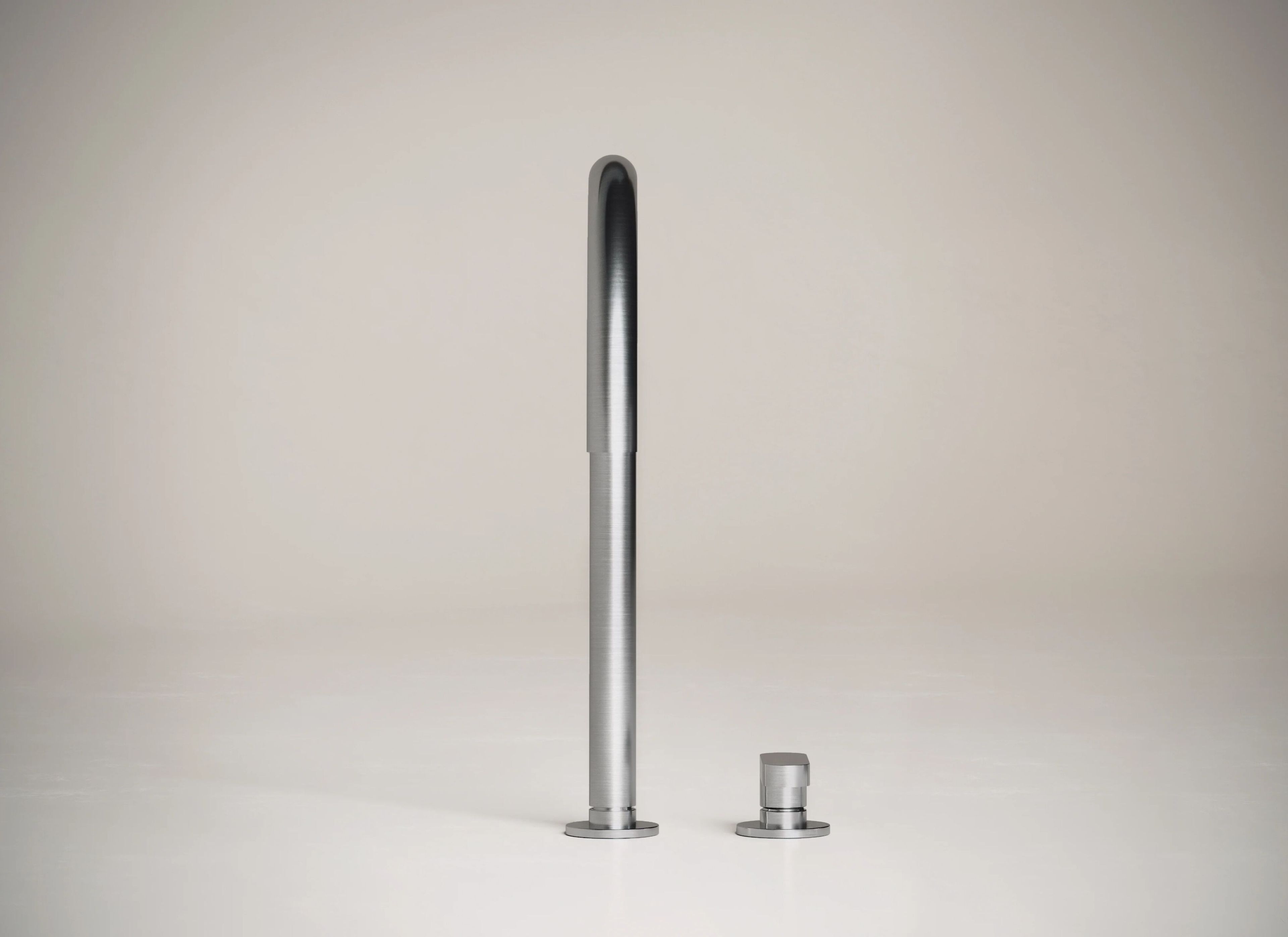 Смеситель для раковины из нержавеющей стали с поворотным горлышком COCOON John Pawson ARCH-00055268 - Вид №1