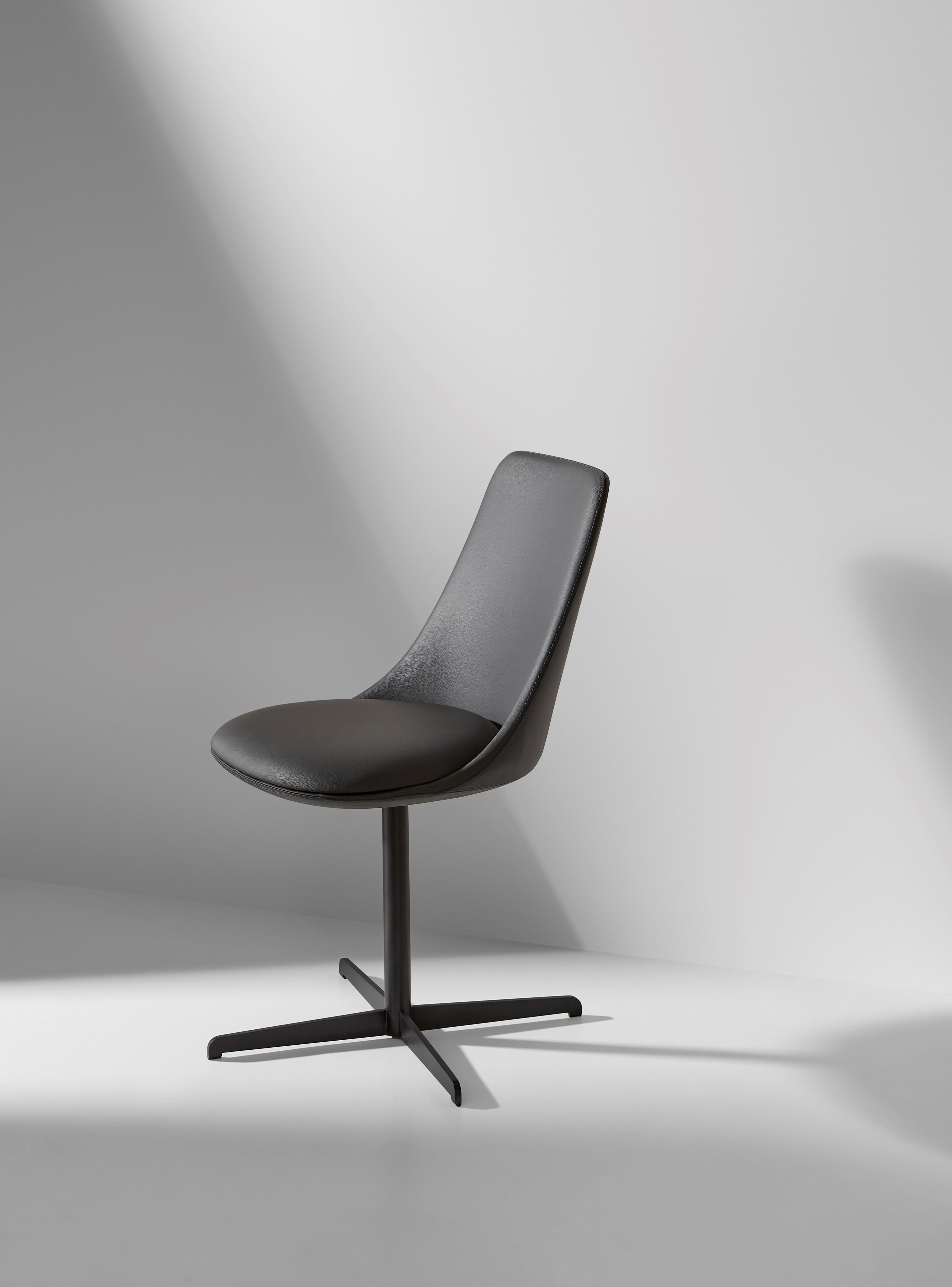 Кожаный поворотный операционный офисный стул BONALDO Itala ARCH-00031655 - Вид №1