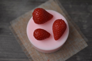 10383 Форма "Набор Три клубнички S" силикон HobbyPage