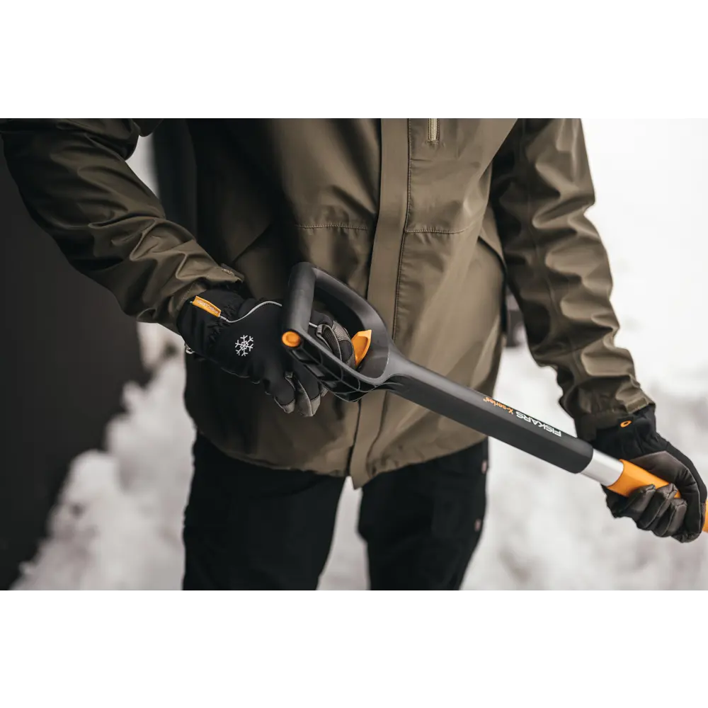 Лопата для уборки снега Fiskars X-series 52x143 см пластик с черенком STLM-2085716 - Вид №6