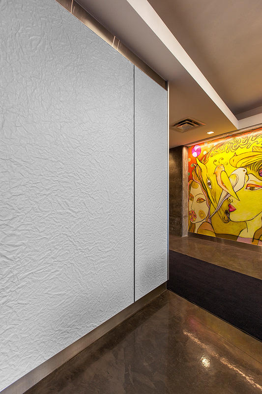 FSRT661 Система облицовки стен Levele с плавающими панелями из нержавеющей стали с отделкой из каймового камня в Кэссиди Терли, Сан-Хосе, Калифорния Forms-surfaces  - Вид №10