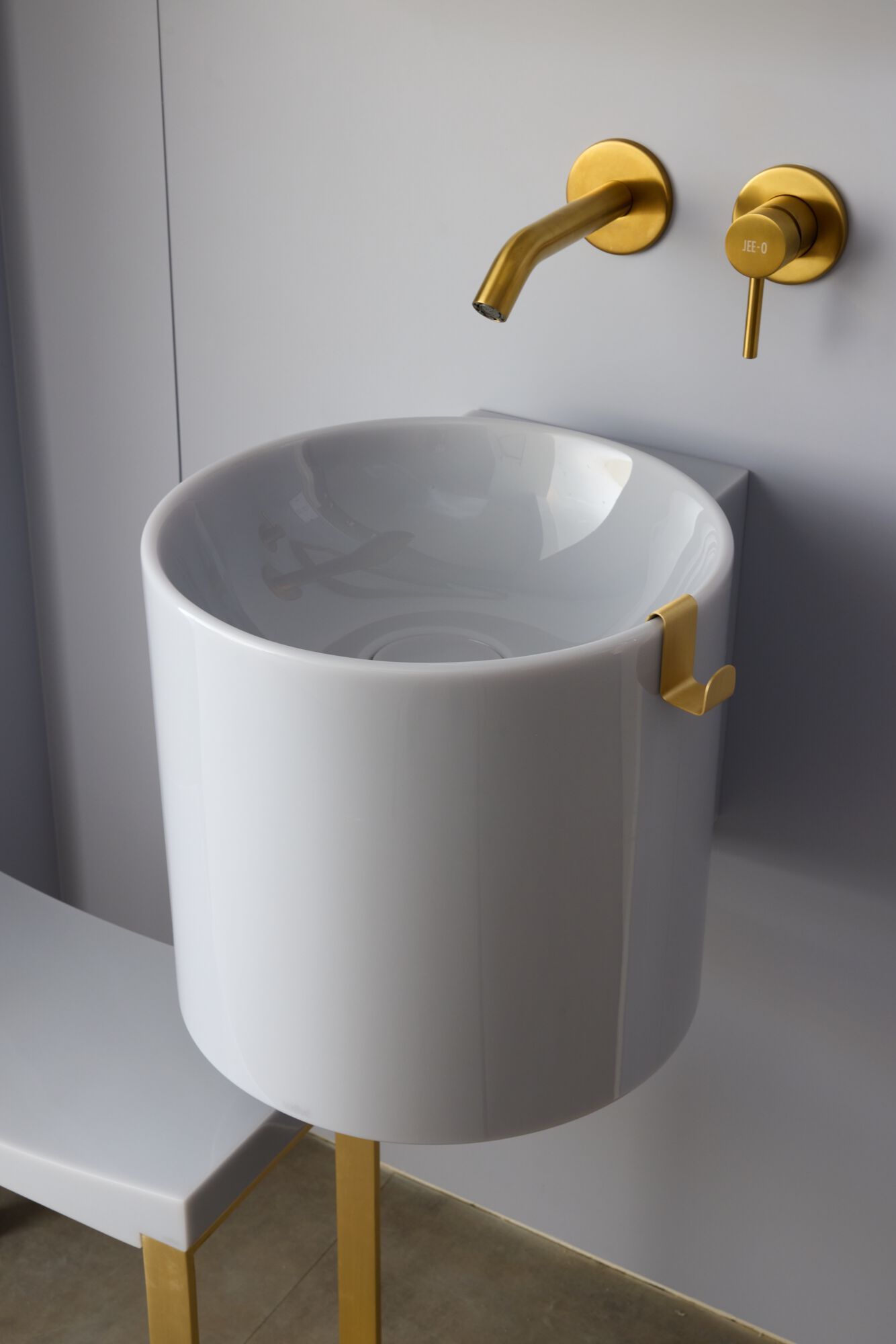 Смоляная подвесная ручная мойка Vallvé VEXO ARCH-00079965 - Вид №2