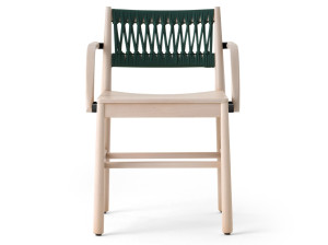 Стул из бука с подлокотниками с открытой спинкой