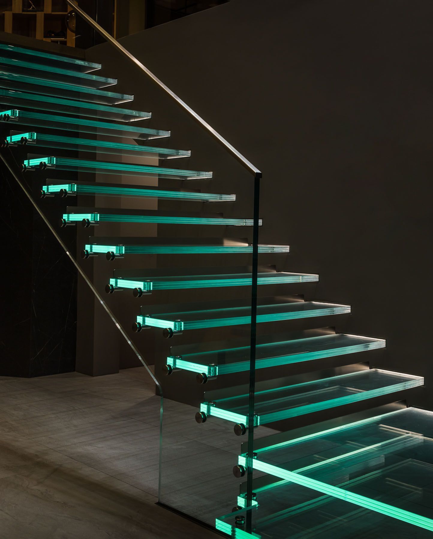 Стеклянная лестница со светодиодной подсветкой Siller Treppen CARMEL BY THE SEA ARCH-00103138