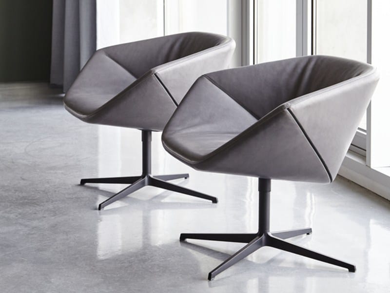 Тканевое кресло с подлокотниками Montis ARCH-00124075