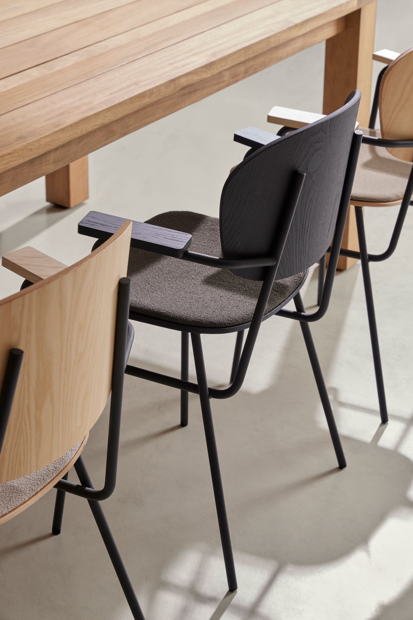 Стул из ясеня с подлокотниками и встроенной подушкой Blasco&Vila Fosca ARCH-00124056 - Вид №5