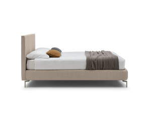 Двуспальная кровать