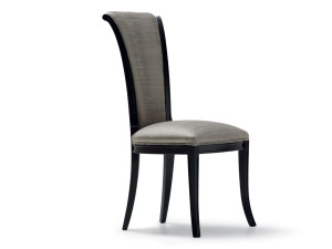 Стул из ткани с высокой спинкой