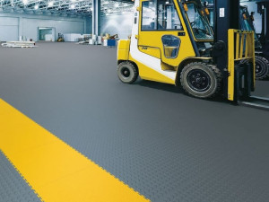 Самовсасывающий виниловый пол