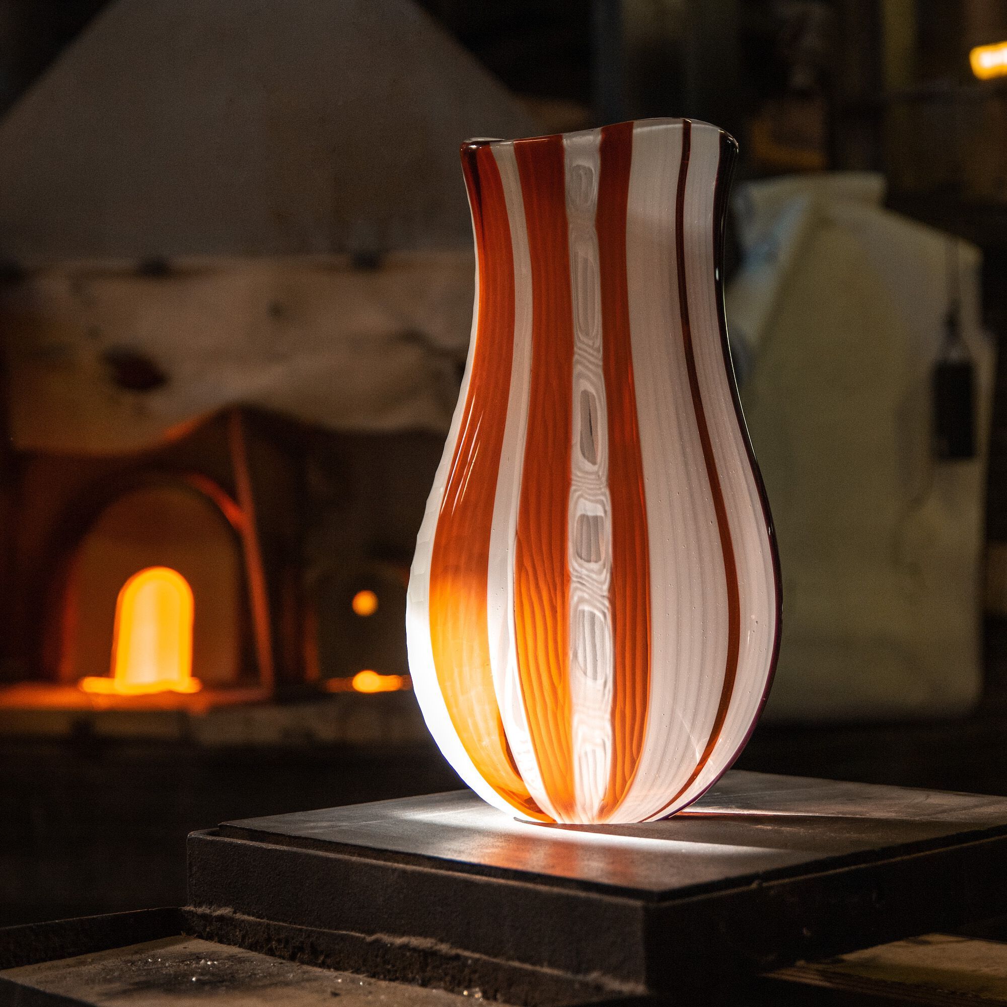 ВАЗа ручной работы из муранского стекла YourMurano Design vases ARCH-00116374 - Вид №3