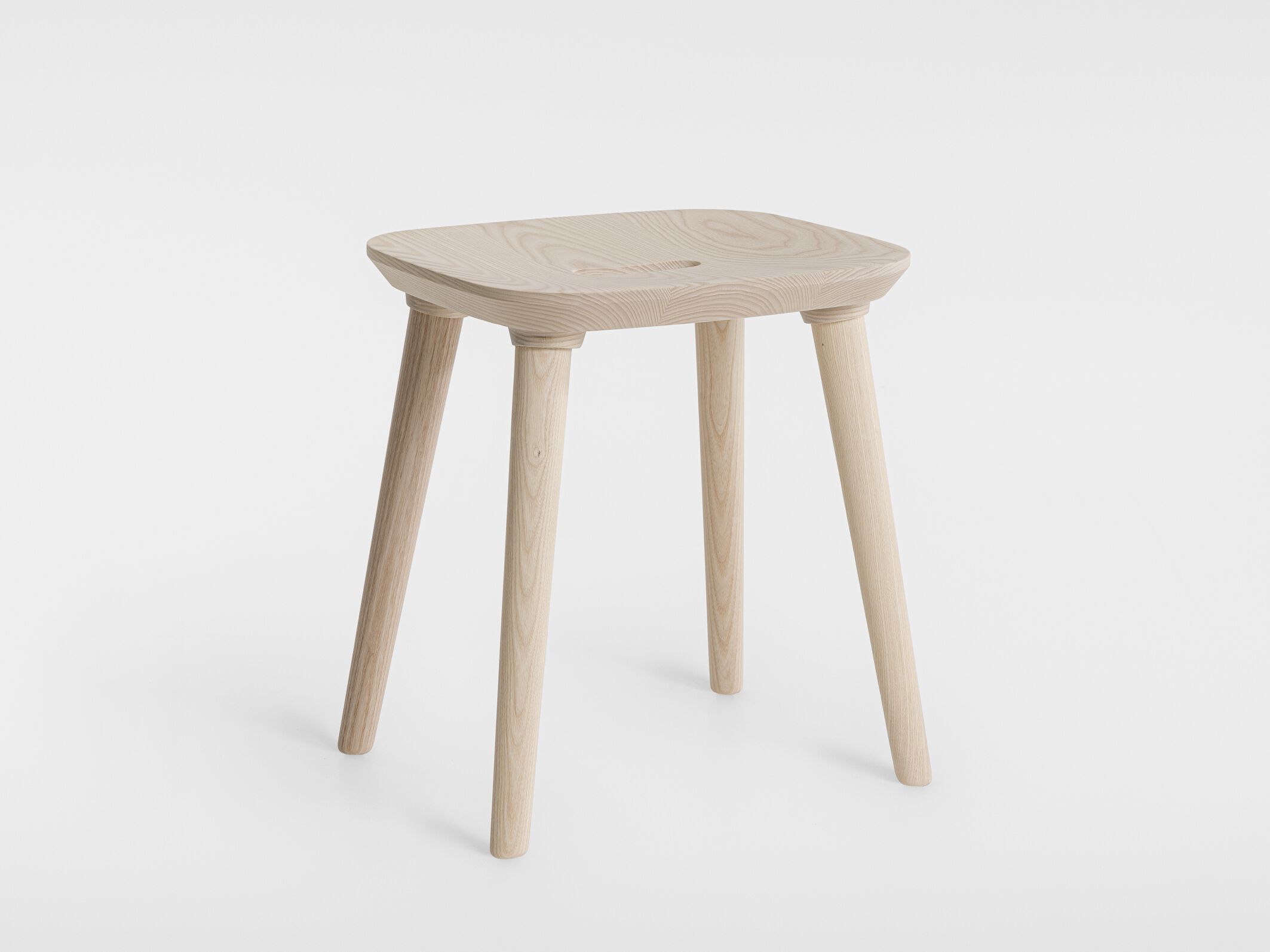 Твердый деревянный низкий стул ZEITRAUM VNA ARCH-00121720