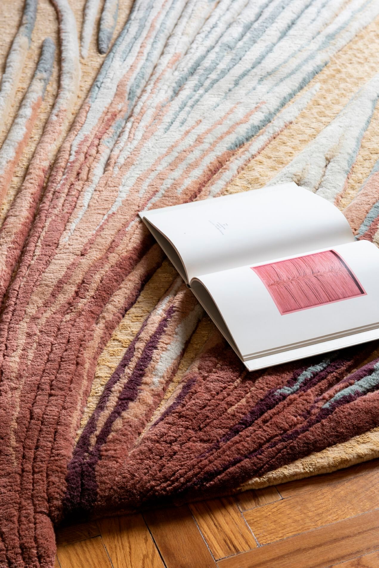 Изогнутый ковер ручной работы Tapis Rouge электрический ARCH-00021421 - Вид №3