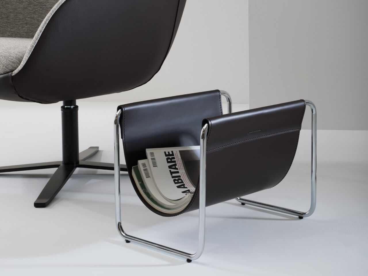 Кожаная стойка для журналов Julia Italia LISSÉ ARCH-00091914