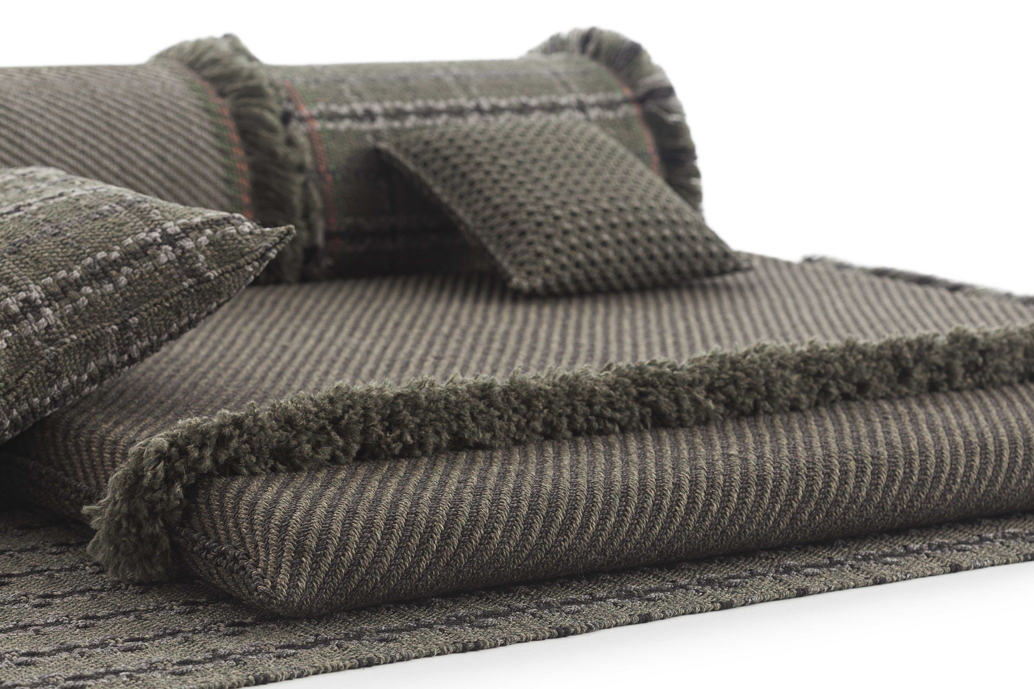 Наружная полипропиленовая цилиндрическая полосатая подушка GAN Garden Layers ARCH-00033057 - Вид №13