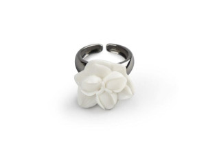 Кольцо из фарфора