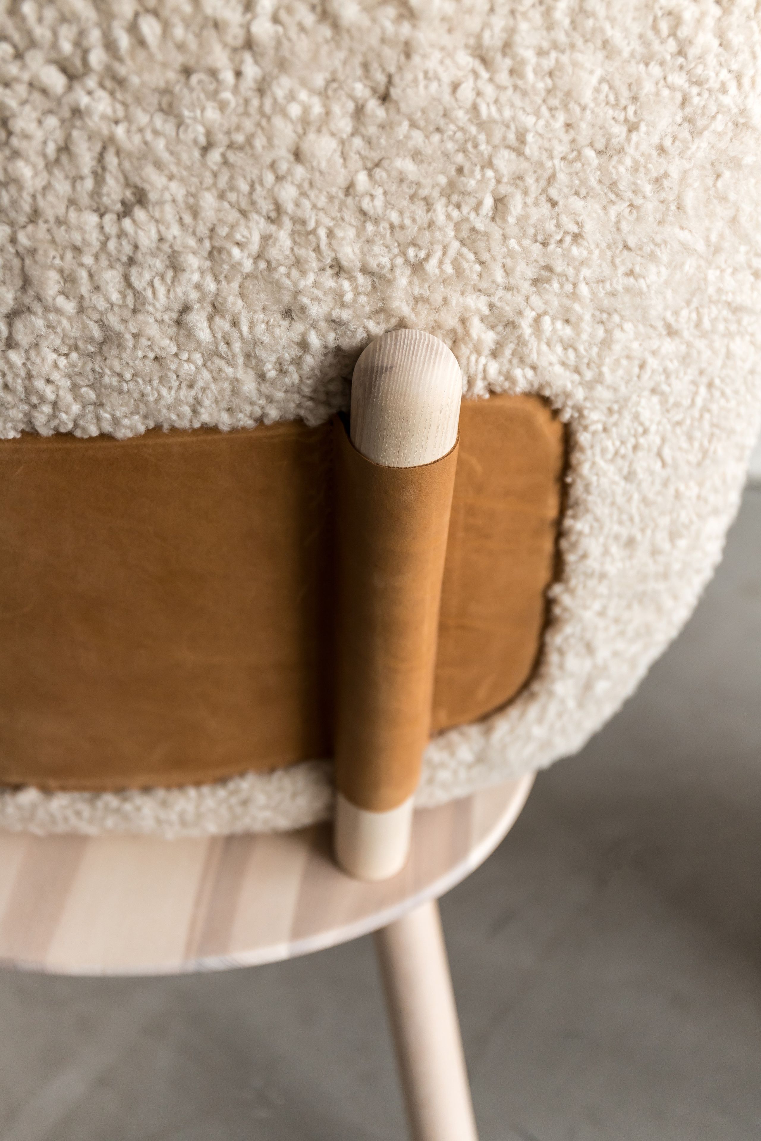 Кресло из овчины EMKO Naïve ARCH-00109082 - Вид №5