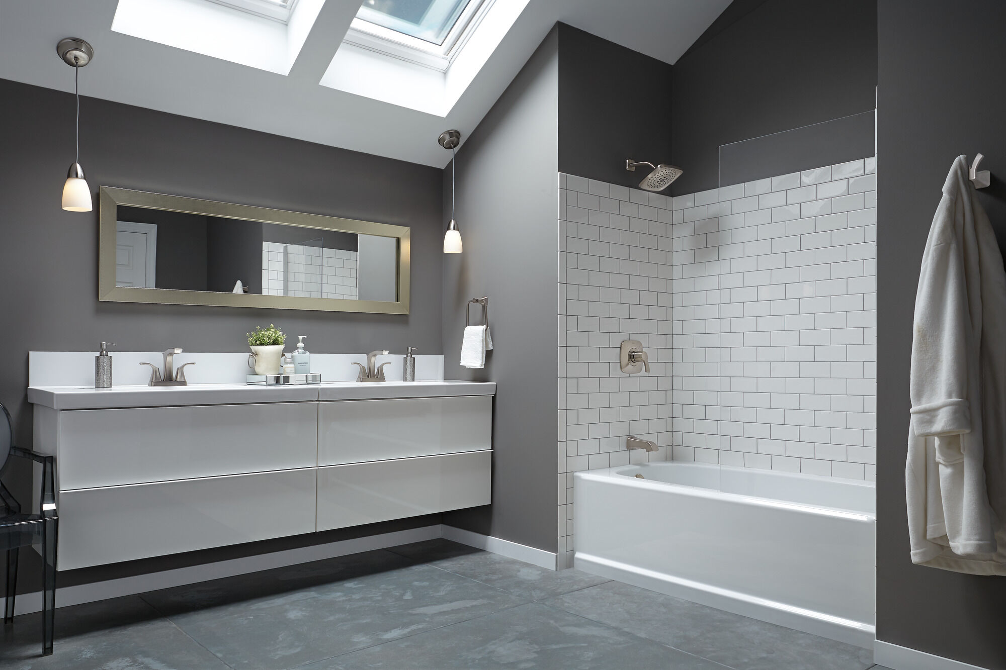 75235-SS Двойной крючок для халатов Delta Faucet Tesla Нержавеющая сталь - Вид №1