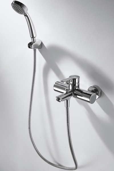 Смеситель для ванны с коротким изливом и аксессуарами VARUNA F6134187CP-B bravat  - Вид №1