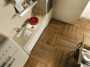 Пол из керамогранита под дерево