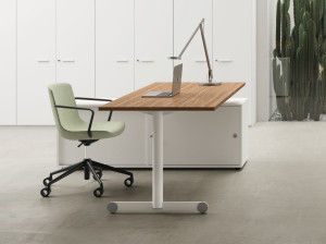 Меламиновый секционный стол со встроенной полкой