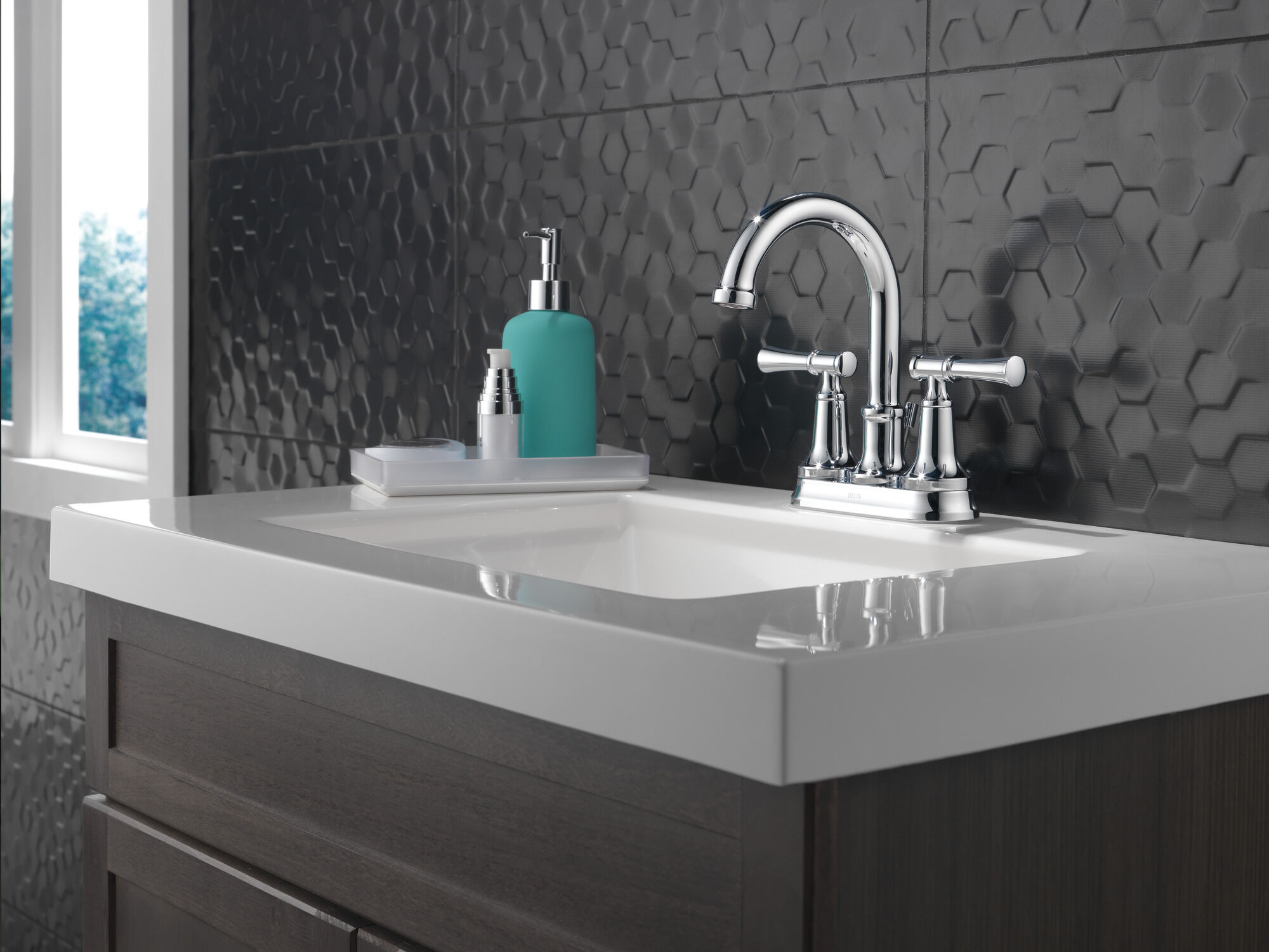 25747LF Смеситель для ванной комнаты с двумя ручками Delta Faucet DELTA Хром - Вид №3