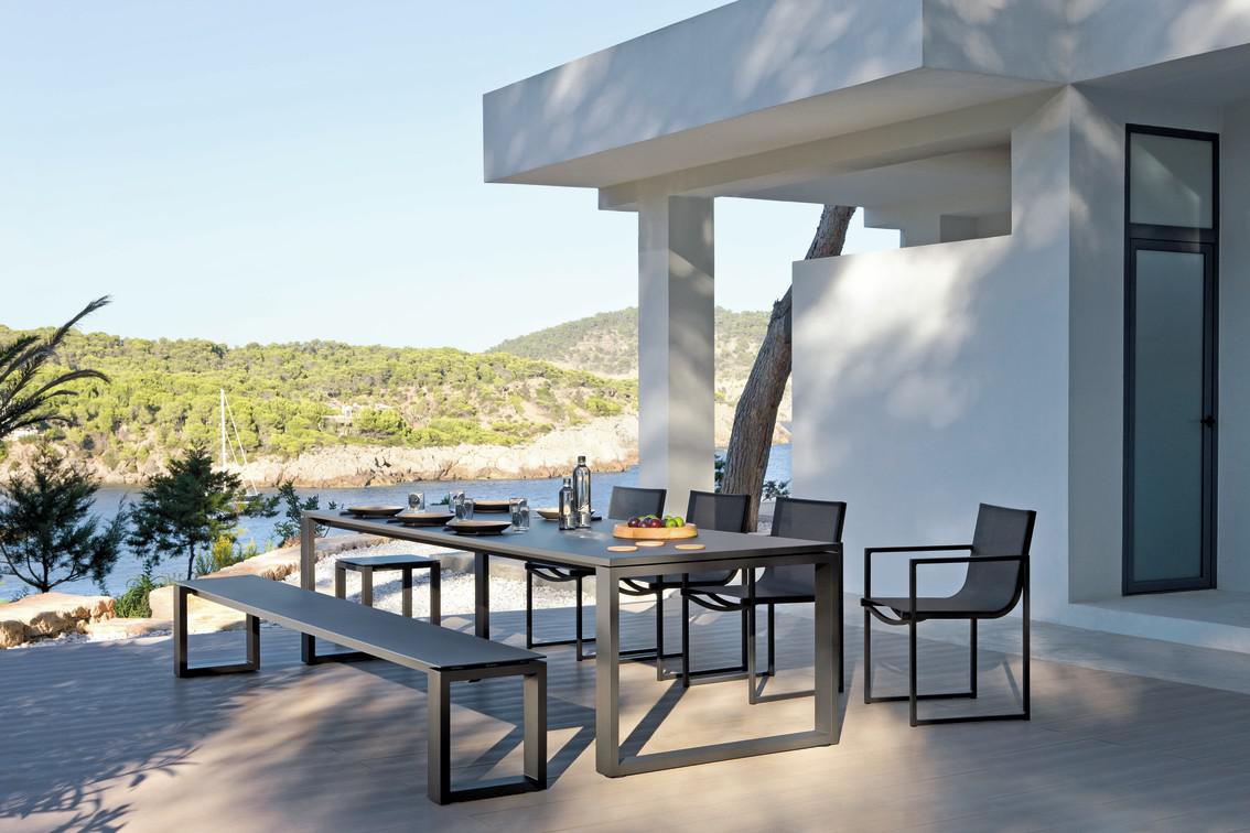 Обеденный стол pa lava ⌀130см Manutti Fuse MNST944 - Вид №1