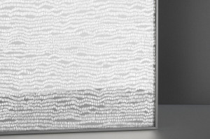 FSRT279 Vivigraphix Gleam показан в конфигурации лайтплана с промежуточным слоем с рисунком breeze i в стандартной отделке Forms-surfaces