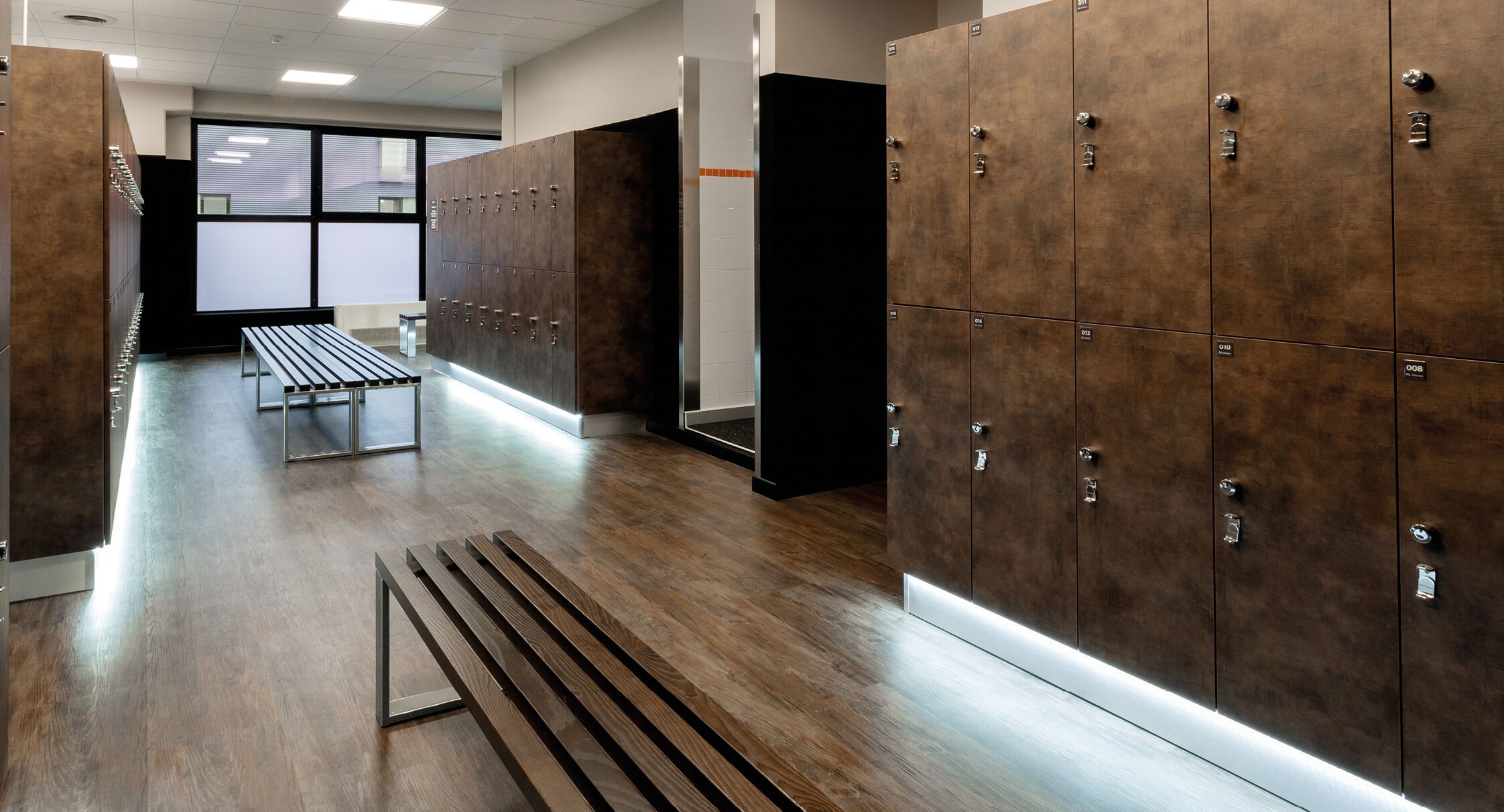 Скамейка из дерева, ламината и металла FIT INTERIORS PANKA ARCH-00028230 - Вид №2