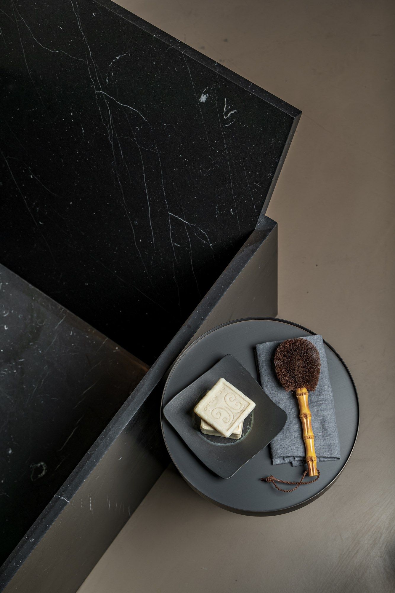 Мраморная прямоугольная ванна в центре комнаты Agape Face à face ARCH-00136267 - Вид №7