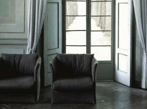 Living Divani Кресло со съемным чехлом с подлокотниками